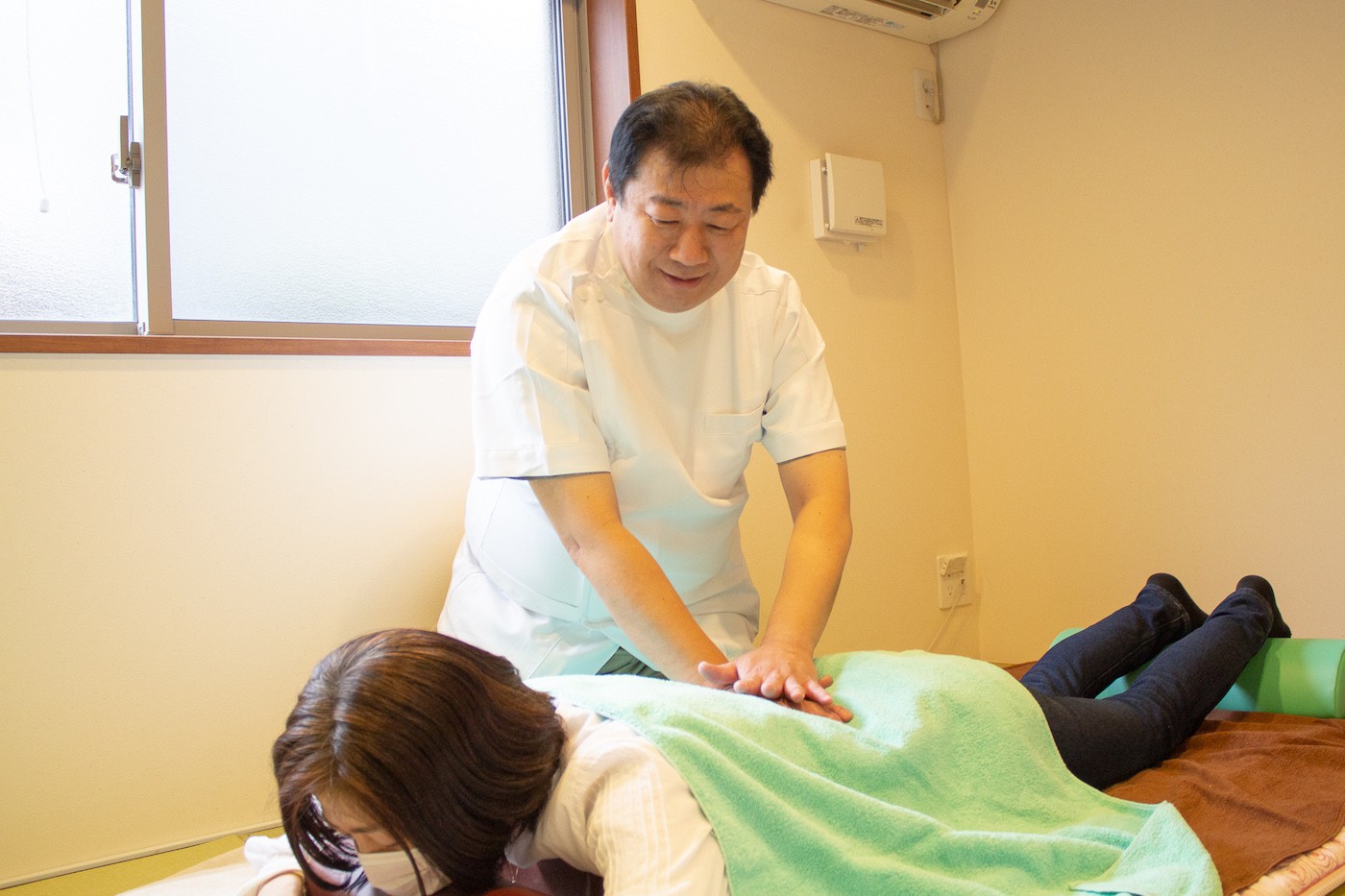 整体院の診療風景